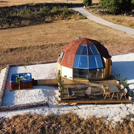 The Hive Chaletu