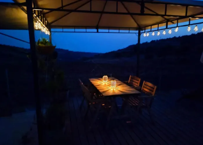 The Hive シャレー ペイヤ